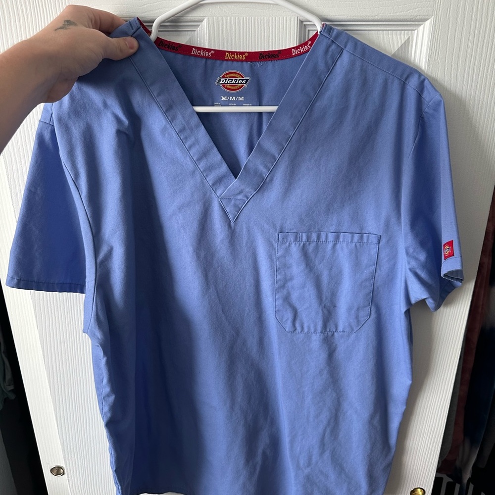 new medium dickies top